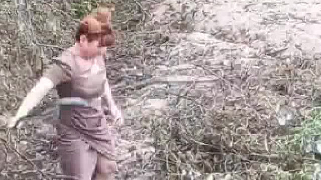 这就是瓶子都拧不开的女孩子