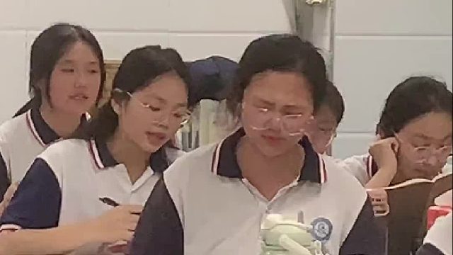 这应该是个学霸吧