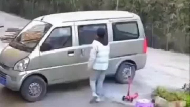 停车一定要记得拉好手刹！注意安全！