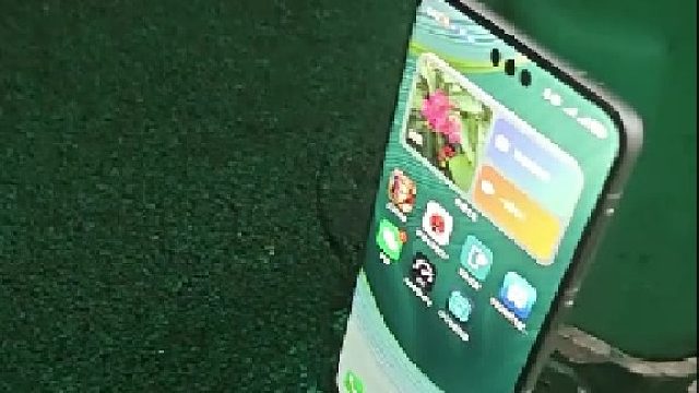 华为手机的话可以让我的好兄弟余总，搭把手自拍一张顺便发朋友圈