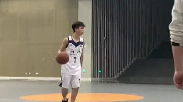 有没有发现他只会投篮，都不会突破