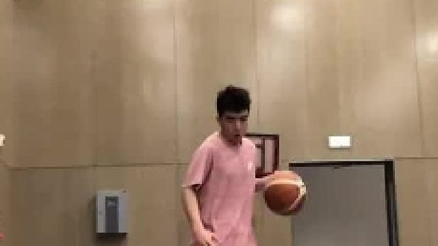 打篮球必备的五种山姆高德过人选择，再发一遍哦，你们最喜欢哪一种