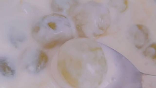 请你吃酸奶葡萄哦