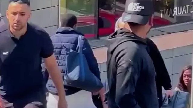 这个老六是真的欠欠儿的