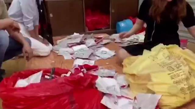 “老人家只喜欢色料手镯”#翡翠 #翡翠手镯 #手镯