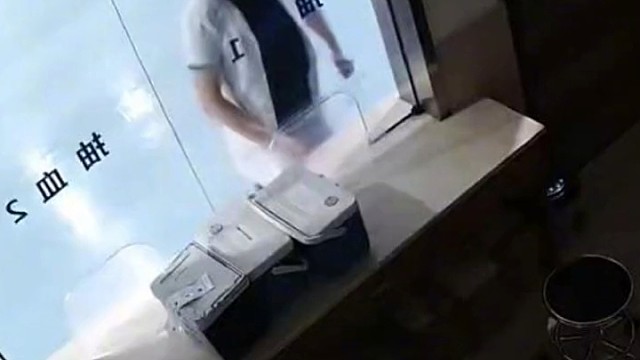 男子为帮老婆逃避醉驾处罚，凌晨潜入医院稀释血液样本！