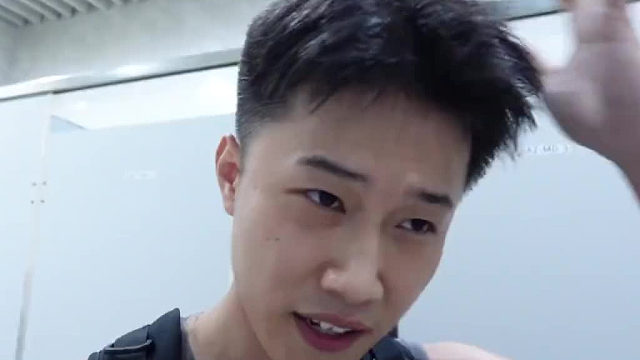 这大爷是被上面的号码骗过吗？？？