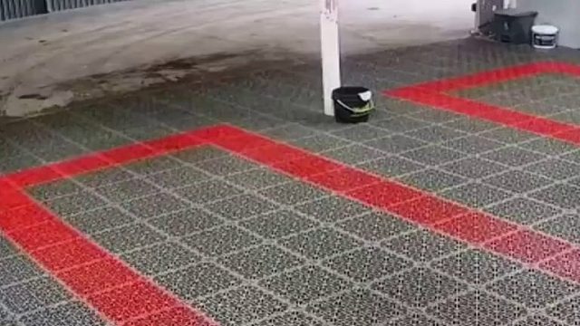 洗车五块五，吃饭五百五！