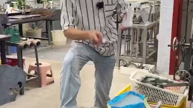 胶润藕粉镯 细腻温润，无可挑剔 #翡翠 #翡翠手镯 #翡翠手镯定制