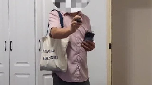 房子没到期 房东就提前把房子租给别人，房东：不能因为电没退给你 你就霸占房间