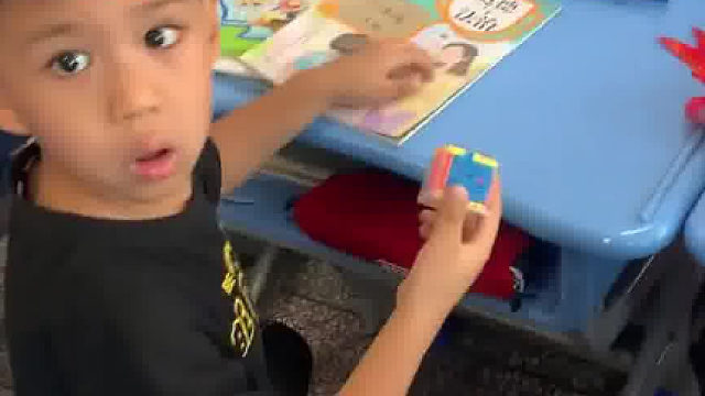 网友开学带孩子去报到，发现都是晨晨