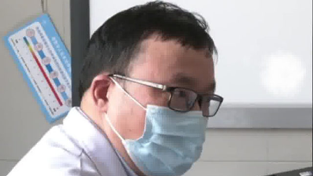 阿姨在面馆吃饭时遇陌生人，说她脑子里可能长了肿瘤，还留了电话让她去检查