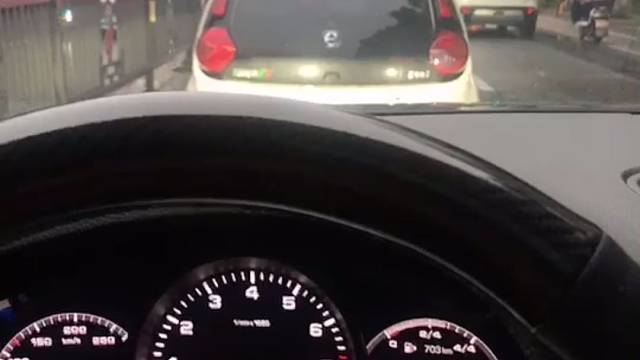 早安！
生活本就不公平，但是只要抬头就能看到阳光✨