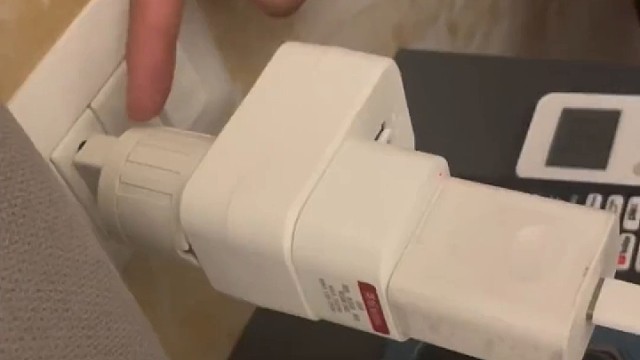 留学生在意大利旅游，上演套娃式充电！网友：可惜欧洲没有秦始皇