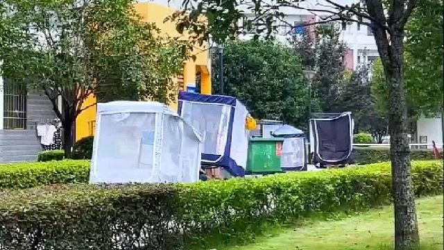 别人来读书，我们来当显眼包