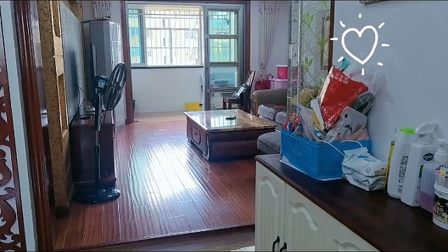 11号线地铁口600米 精装修大三居急售