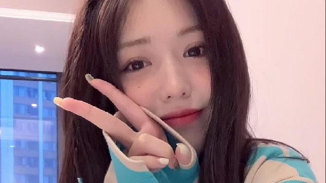 我想要我们吃饭 散步 看海 挤公交 合影 淋雨 说明天见 最后再加一条 特别相爱