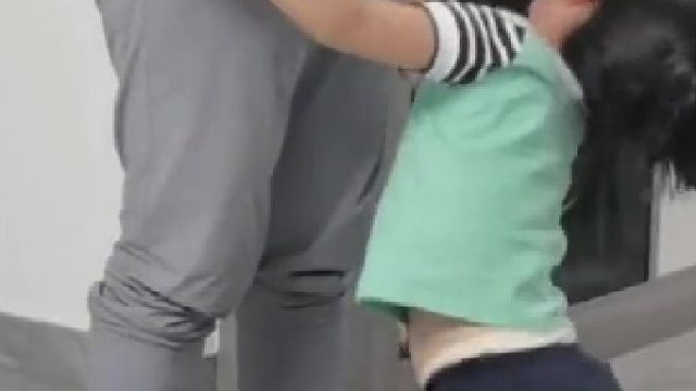 “终于看到了爸爸们是怎么被说服上台的”