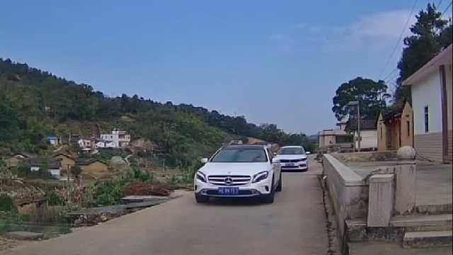 开车遇到大聪明，可真让人头疼！