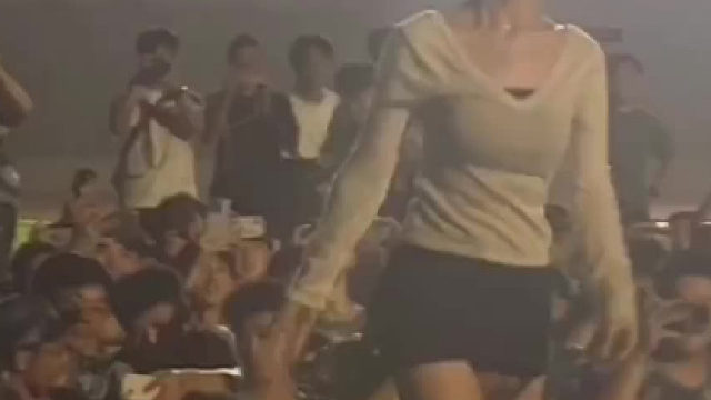 大学广场上从来不缺舞者