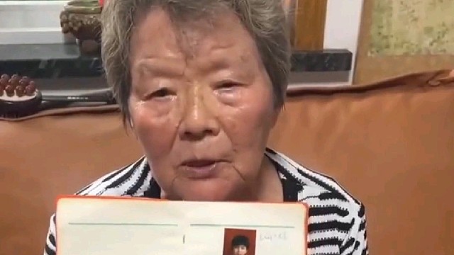 34年前的“时光胶囊”被打开，八旬老教师寻找理想册的主人