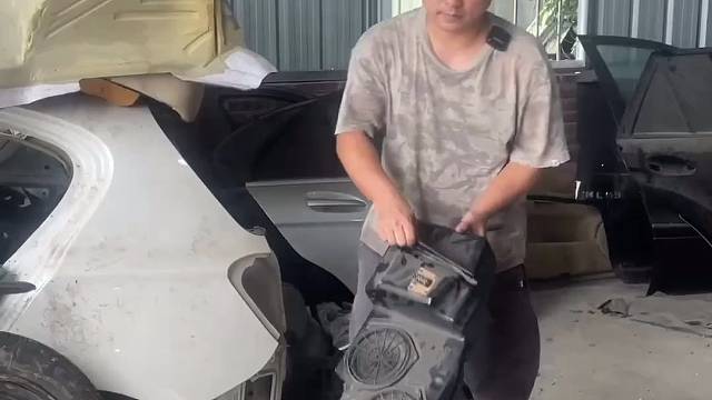 宝马X5老款低音炮 高保真低音喇叭 拆车喇叭 拆车音响#拆车件 #陈田马哲