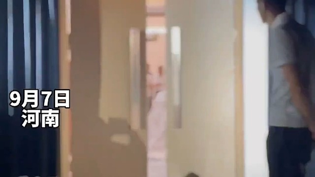 婚礼现场机甲走秀，猴哥不小心绊倒了大黄蜂