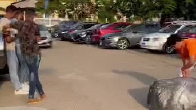 就挺热心的……