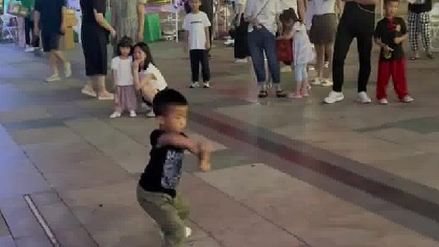 小小年纪，身手了得……