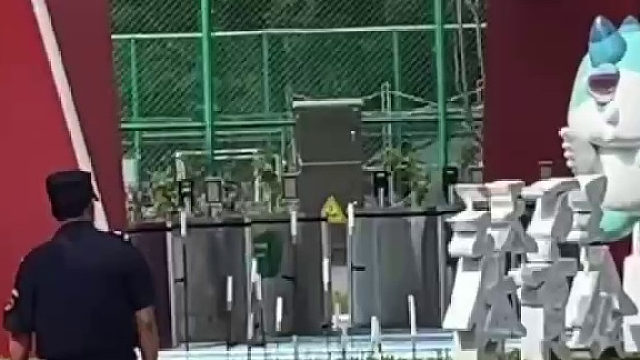 大学操场安闸机，保安叔叔跟我都看呆了