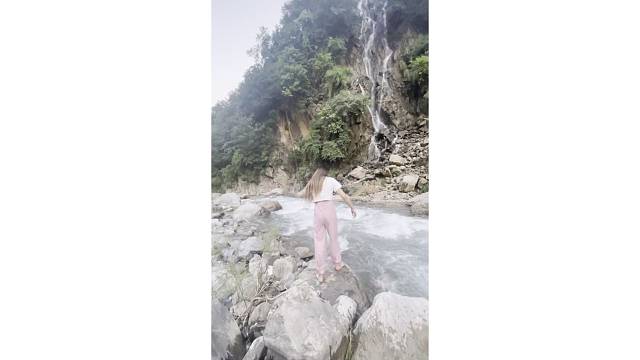 山不来见我，我自去见山