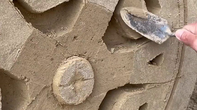 “沙雕”宝马……