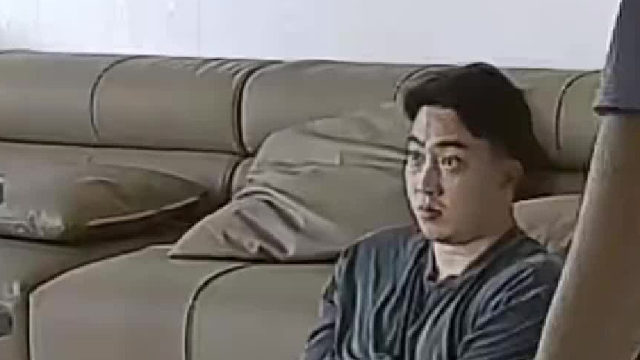 男孩儿因为游戏冲妈妈撒气，爸爸听到后的举动让人点赞！