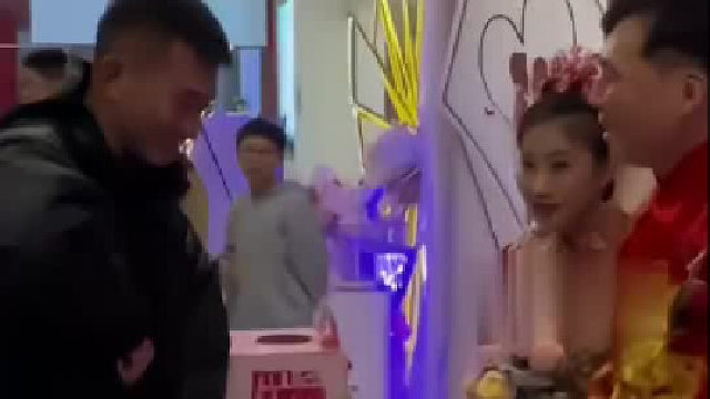 真好，孩子还没出生就已经实现了摇摇车自由