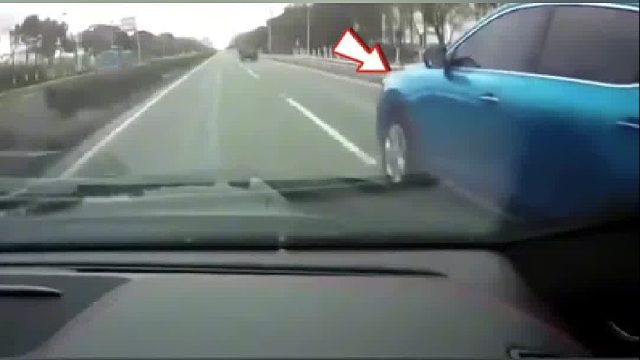 强行变道超车我真不会了！