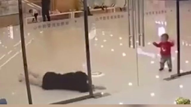 以为妹子是亮点，没想到后面大哥才是高手