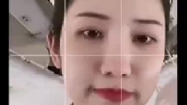 师傅，前面停一下，我下飞机