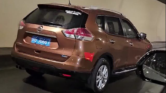 这车后轮胎转不转……