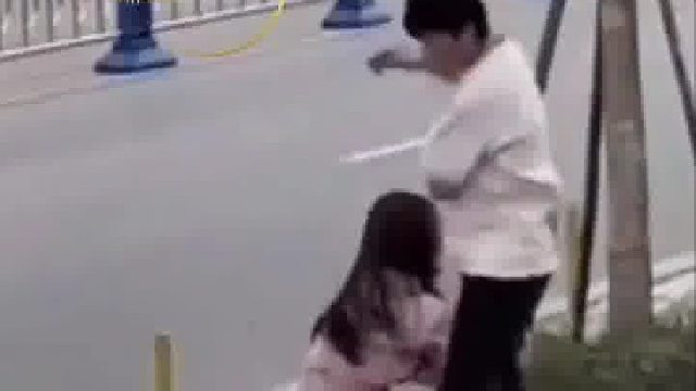 这个女人一定做错了不该做的事情。伤的太深