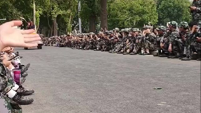 让大爷体会一下舞台感觉