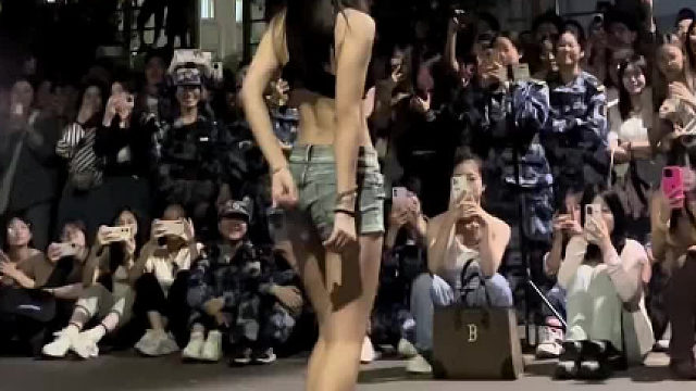 大学这一跳，能火四年