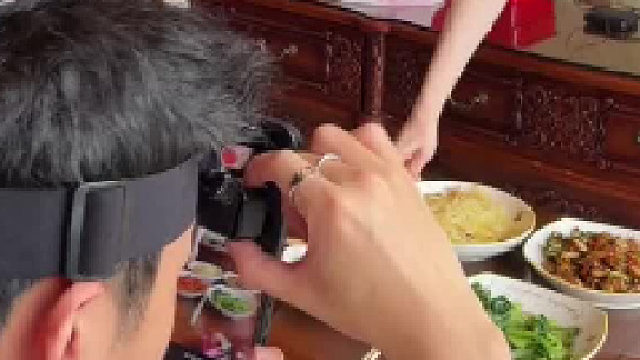 这就是头上长摄像头的男人