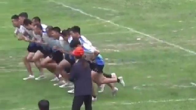 网友拍摄职工趣味运动会现场，网友：我搁床上躺着都跟着使劲儿了