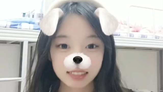 朋友：到底要多漂亮才会被爱 
 我：到底要睡多久才能睡醒