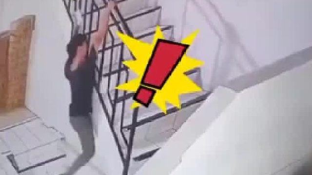 下楼梯不要抄近道，不然成“回魂梯”了