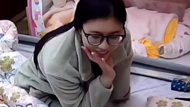 夫妻结婚3年，睡觉前都不会玩手机