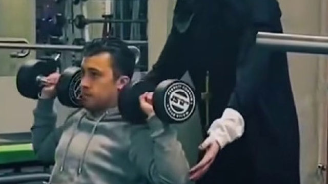 大半夜刷到这个估计吓死了