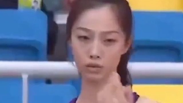 以前的女运动员都很男相，现在的真的很好看很阳光，全运会女子跳高比赛，个个都是高颜值大长腿！