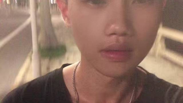 一个人吹吹海风也挺好的