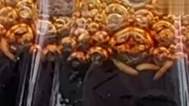 在超市买千禾酱油 第六天开瓶后发现异物  厂家：或开瓶后储存不当